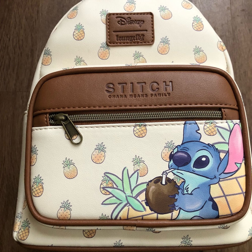 Brand new stitch backpack 🎒